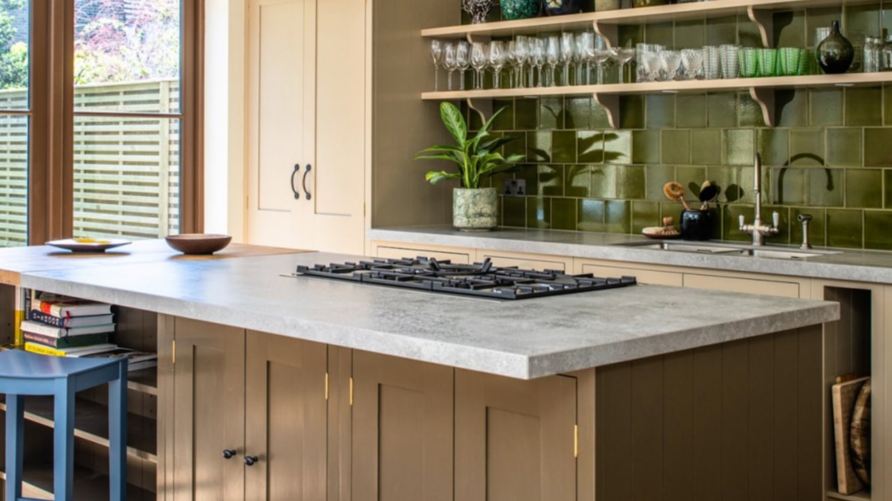 A timeless customer kitchen project featuring British Standard cupboards